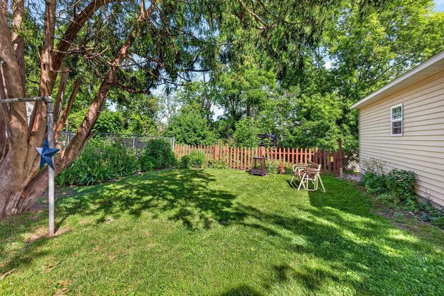 831 S BAIRD STREET, Green Bay, WI 54301