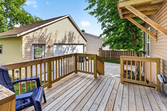 831 S BAIRD STREET, Green Bay, WI 54301