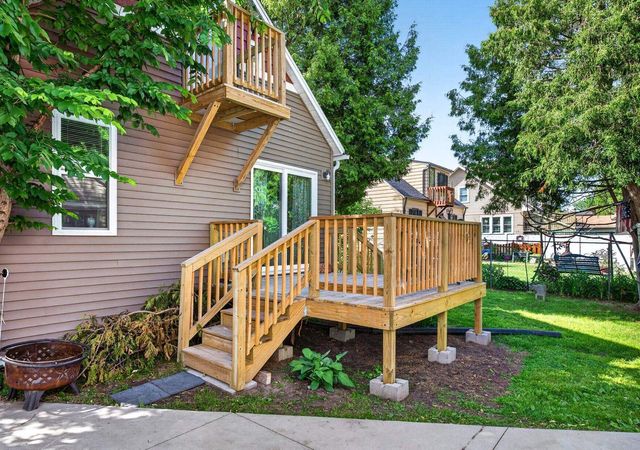 831 S BAIRD STREET, Green Bay, WI 54301