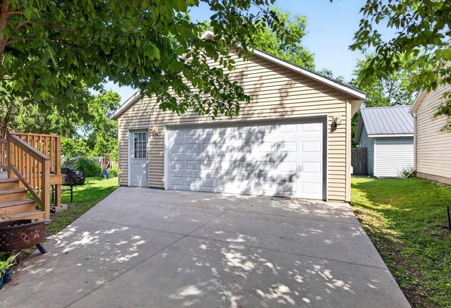 831 S BAIRD STREET, Green Bay, WI 54301