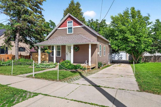 831 S BAIRD STREET, Green Bay, WI 54301