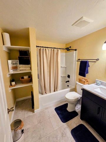 831 S BAIRD STREET, Green Bay, WI 54301