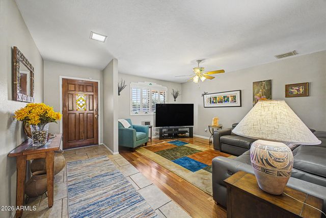 11822 N 38TH Place, Phoenix, AZ 85028