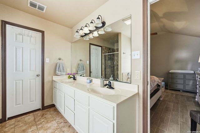 1163 County Road 323, Jourdanton, TX 78026