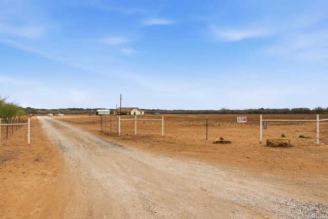 1163 County Road 323, Jourdanton, TX 78026