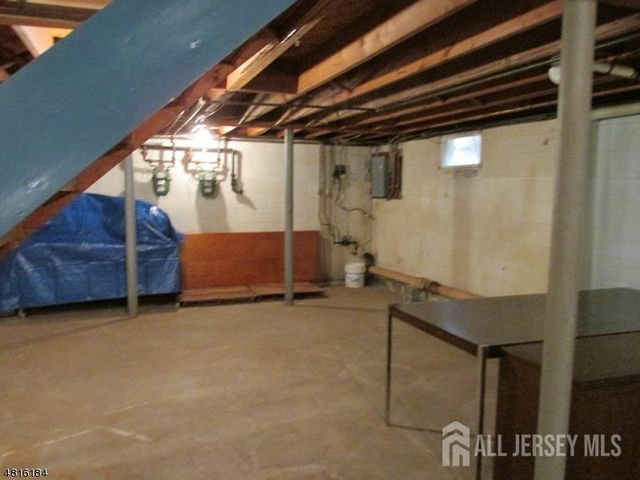 1818 W 4th W Street, Dunellen, NJ 08812