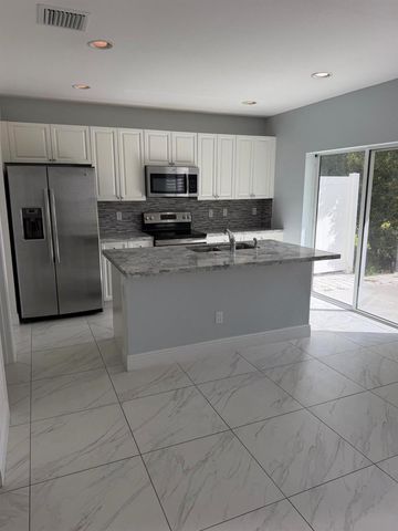 2810 NW Treviso Circle, Port St. Lucie, FL 34986
