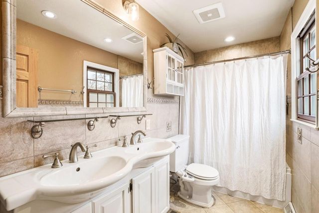 4748 Sumac LANE, Greendale, WI 53129