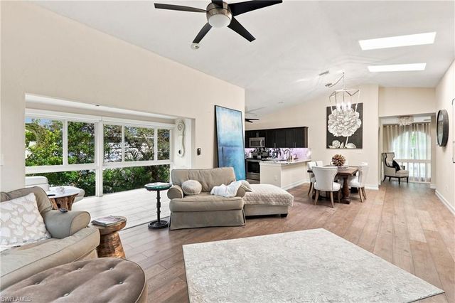 1117 Shady Rest LN, Naples, FL 34103