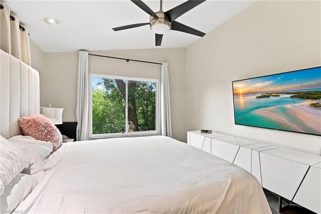 1117 Shady Rest LN, Naples, FL 34103