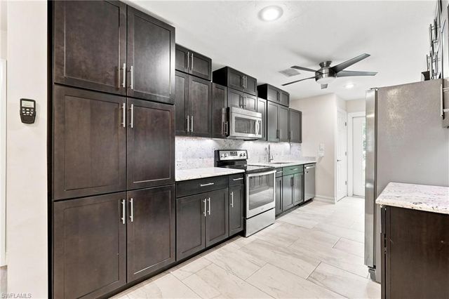 1117 Shady Rest LN, Naples, FL 34103