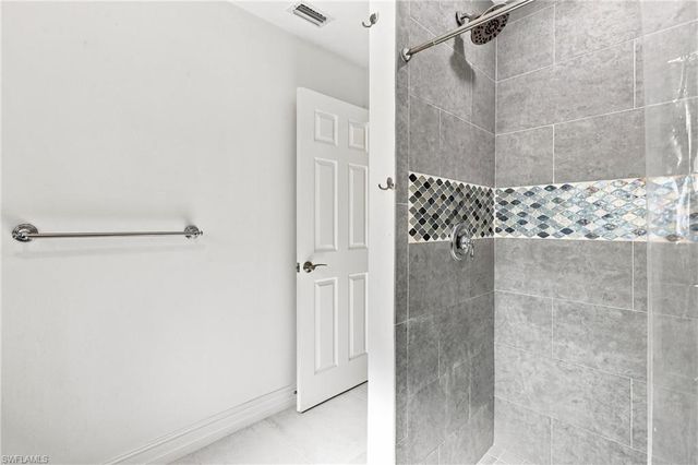 1117 Shady Rest LN, Naples, FL 34103