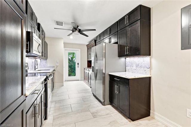 1117 Shady Rest LN, Naples, FL 34103