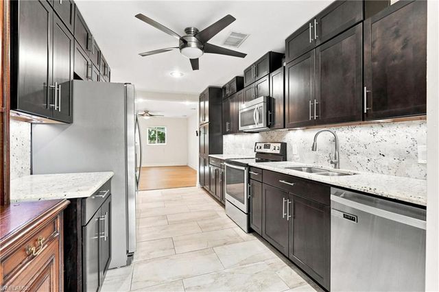 1117 Shady Rest LN, Naples, FL 34103