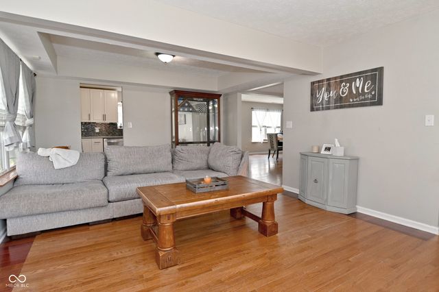 4763 Oakleigh Court, Greenwood, IN 46143