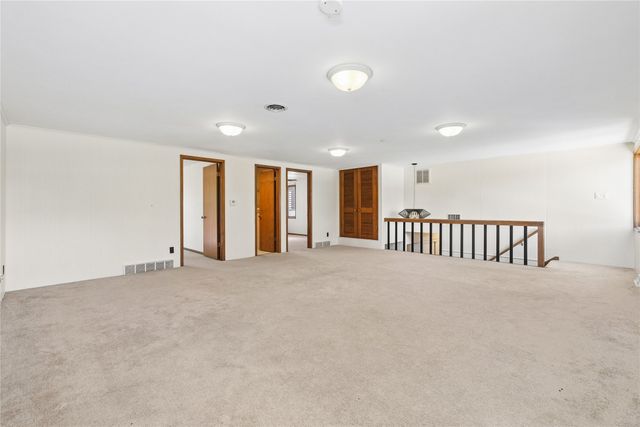900 11th Avenue, Grinnell, IA 50112