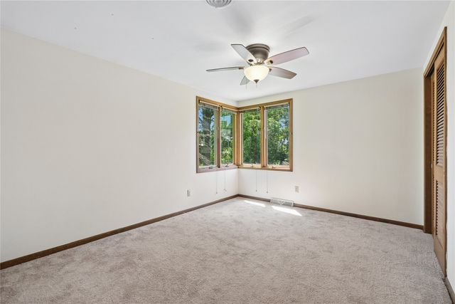 900 11th Avenue, Grinnell, IA 50112