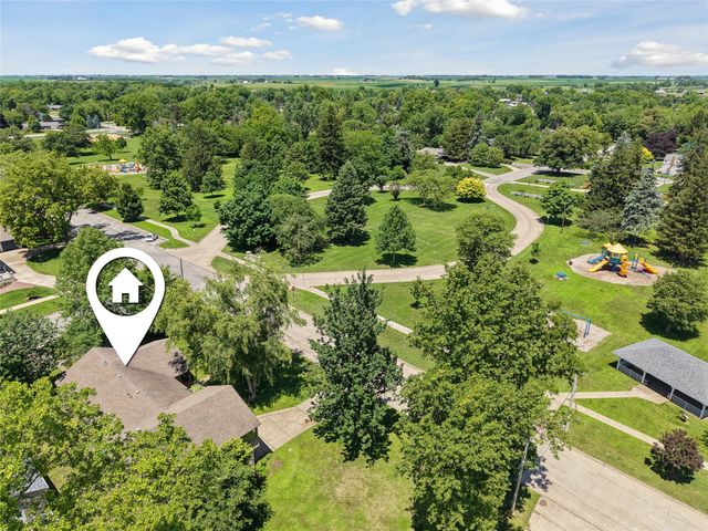 900 11th Avenue, Grinnell, IA 50112