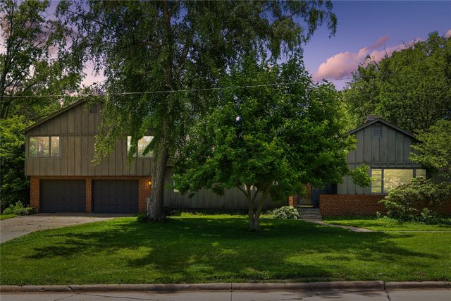 900 11th Avenue, Grinnell, IA 50112