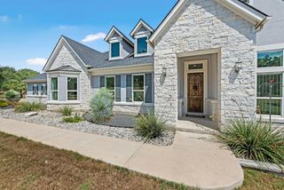 208 Double Horn TRL, Spicewood, TX 78669