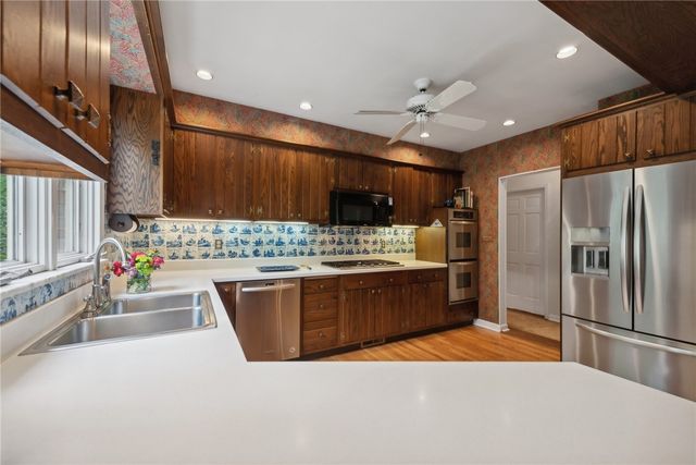 308 Rosslyn Road, Rosslyn Farms, PA 15106