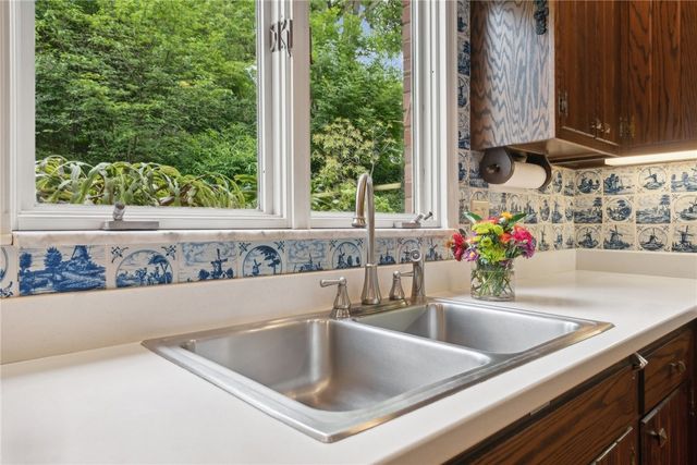 308 Rosslyn Road, Rosslyn Farms, PA 15106