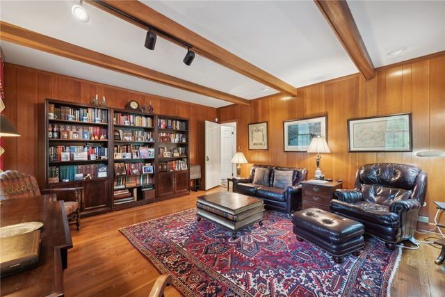 308 Rosslyn Road, Rosslyn Farms, PA 15106