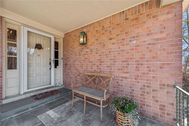 308 Rosslyn Road, Rosslyn Farms, PA 15106