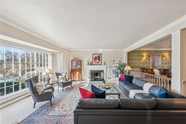 308 Rosslyn Road, Rosslyn Farms, PA 15106