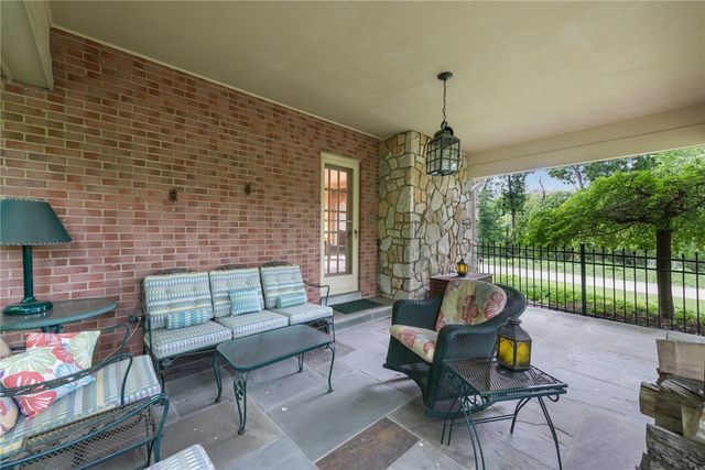 308 Rosslyn Road, Rosslyn Farms, PA 15106