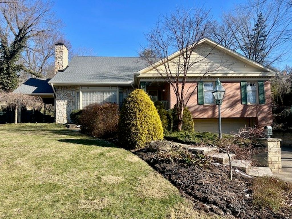 308 Rosslyn Road, Rosslyn Farms, PA 15106