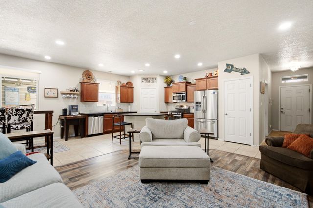 256 Landing Trail NE, Rio Rancho, NM 87124