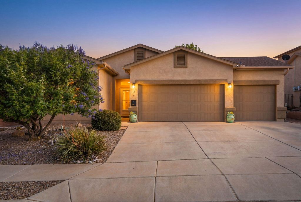 256 Landing Trail NE, Rio Rancho, NM 87124