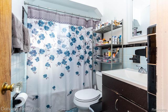 9717 Ruth Avenue, Allen Park, MI 48101