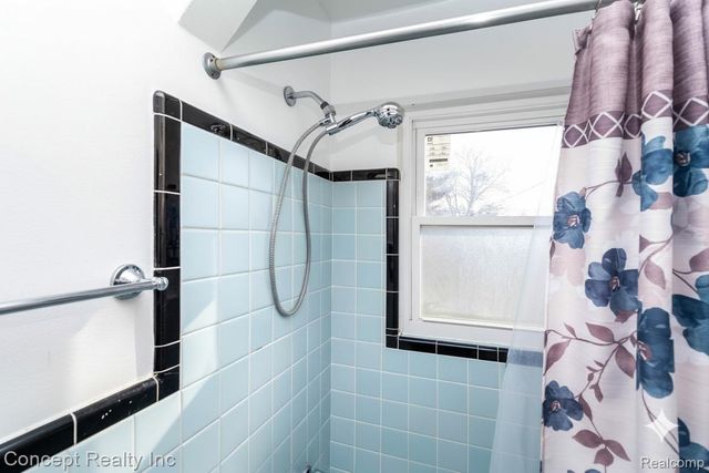 9717 Ruth Avenue, Allen Park, MI 48101