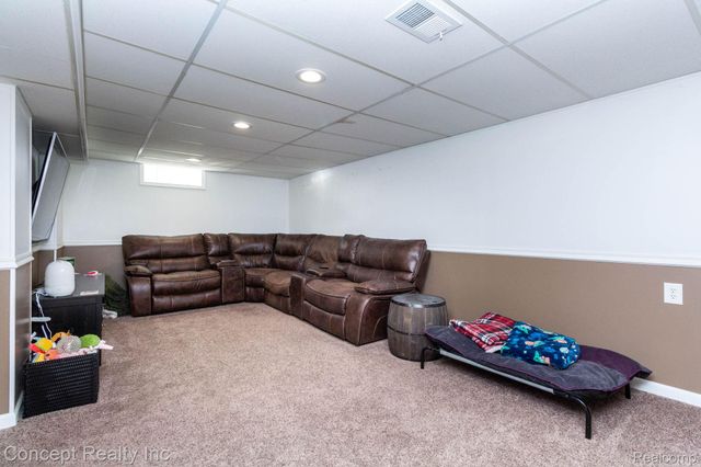 9717 Ruth Avenue, Allen Park, MI 48101