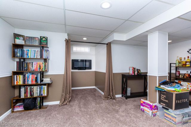 9717 Ruth Avenue, Allen Park, MI 48101