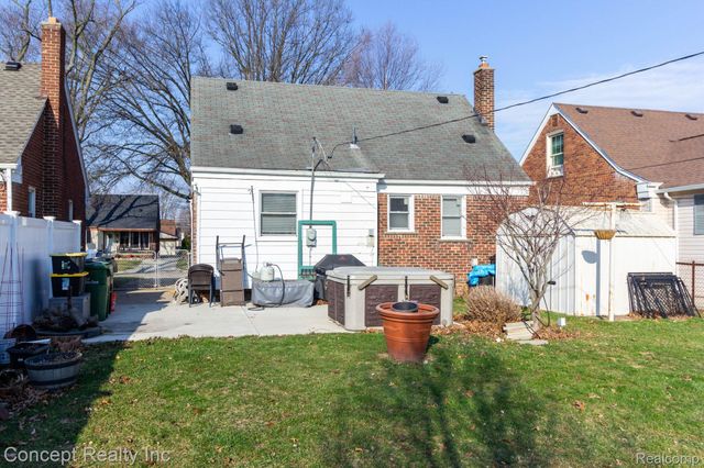 9717 Ruth Avenue, Allen Park, MI 48101