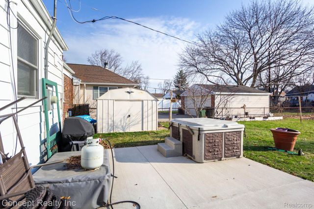 9717 Ruth Avenue, Allen Park, MI 48101