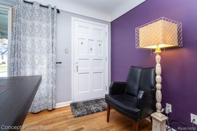 9717 Ruth Avenue, Allen Park, MI 48101