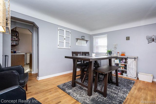 9717 Ruth Avenue, Allen Park, MI 48101