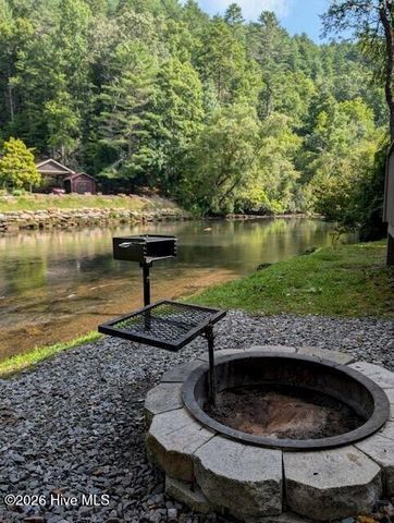 2197 Die Bend Road, Murphy, NC 28906