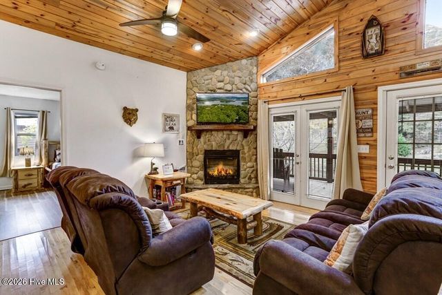 2197 Die Bend Road, Murphy, NC 28906