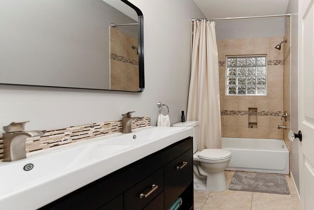 44 Lake Forest Circle, Conroe, TX 77384