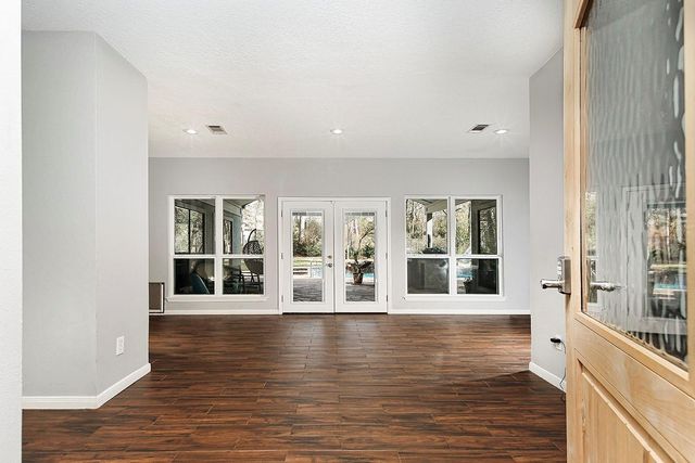 44 Lake Forest Circle, Conroe, TX 77384