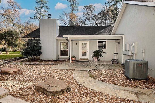 44 Lake Forest Circle, Conroe, TX 77384