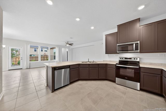 8014 Kingfisher Lndg, San Antonio, TX 78253