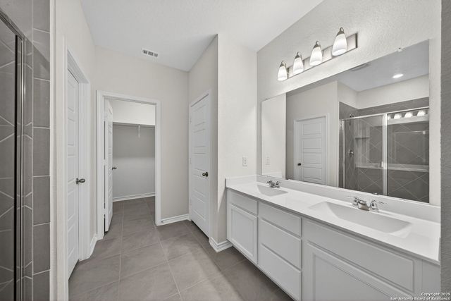 8014 Kingfisher Lndg, San Antonio, TX 78253