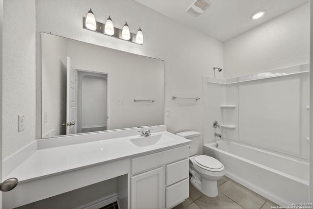 8014 Kingfisher Lndg, San Antonio, TX 78253