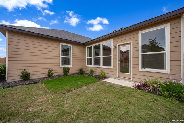 8014 Kingfisher Lndg, San Antonio, TX 78253